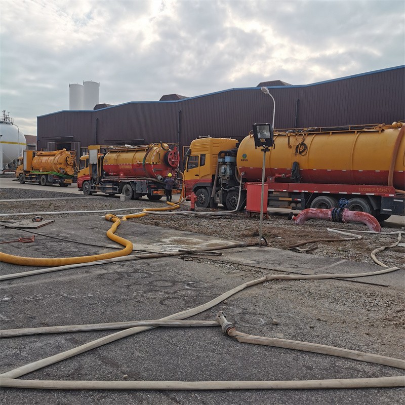 红谷滩污水池清理